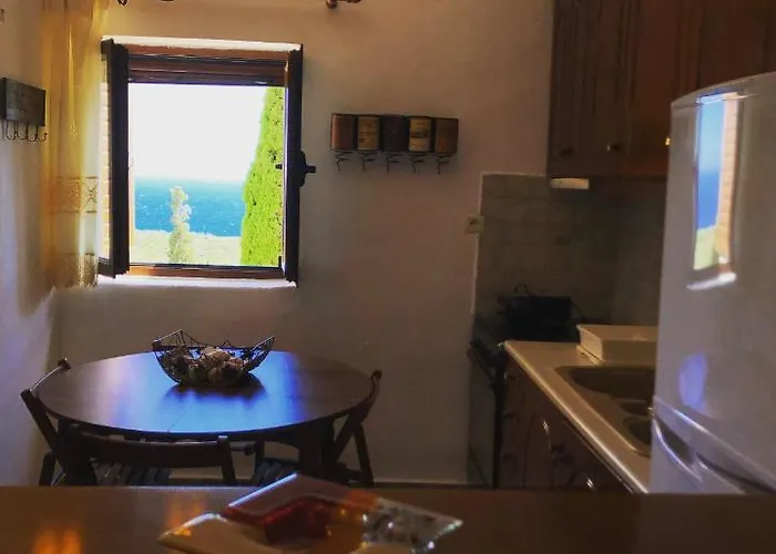 Kamares Stone House 5 شقة ييروميلين