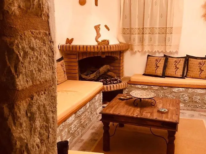 Kamares Stone House 5 شقة